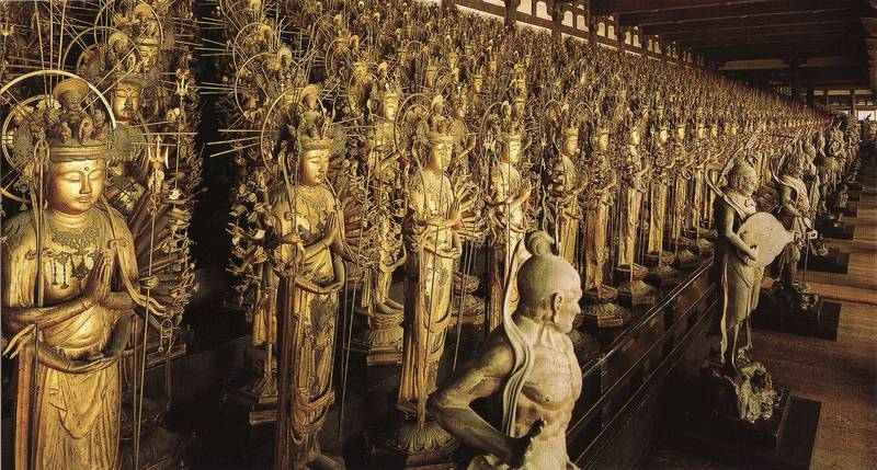 statue temple sanjusangendo higashiyama kyoto